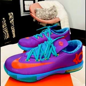 Nike ‘Rugrats’ KD Basketball Sneakers - Size 5.5Y (size 7 in Women’s)